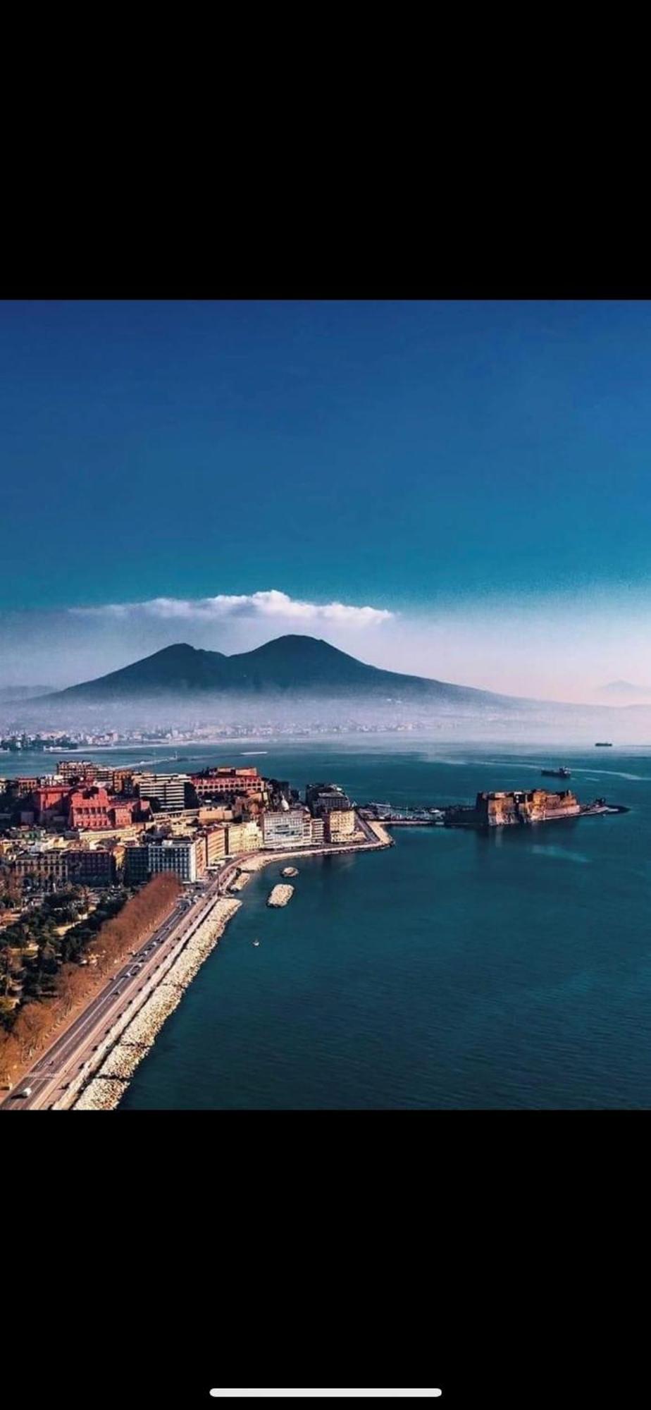 Holiday Home Un Posto Solare Napoli Bagian luar foto