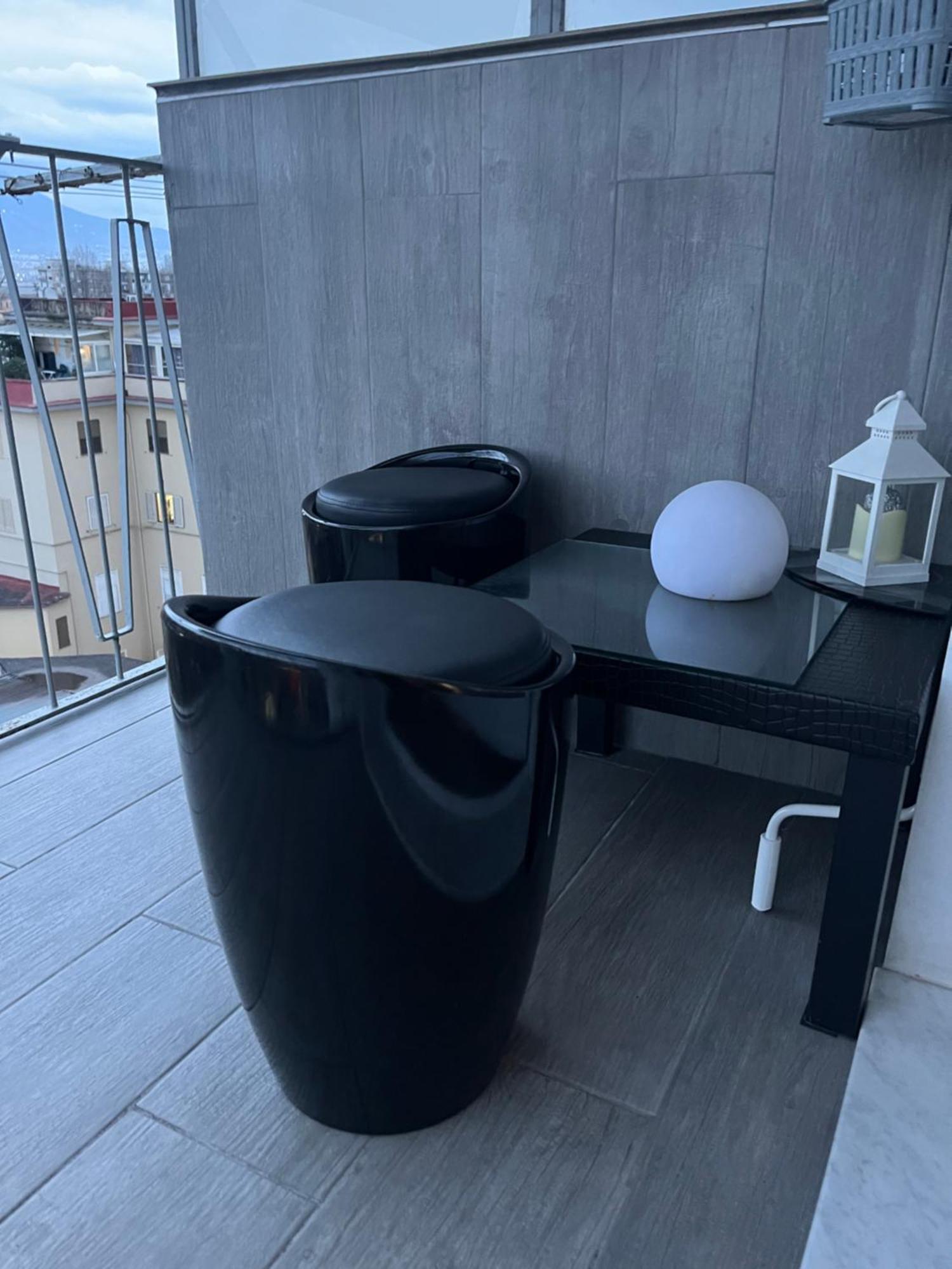 Holiday Home Un Posto Solare Napoli Bagian luar foto