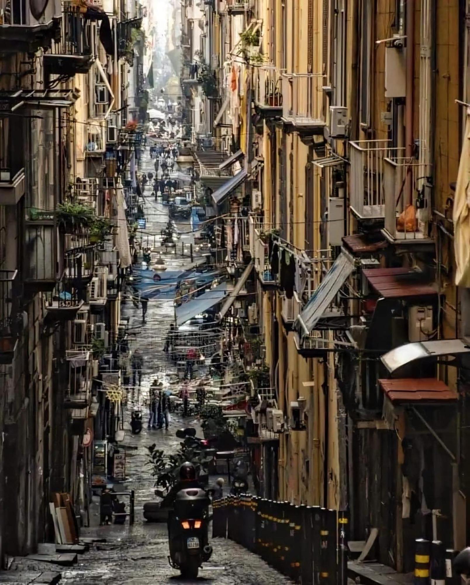 Holiday Home Un Posto Solare Napoli Bagian luar foto