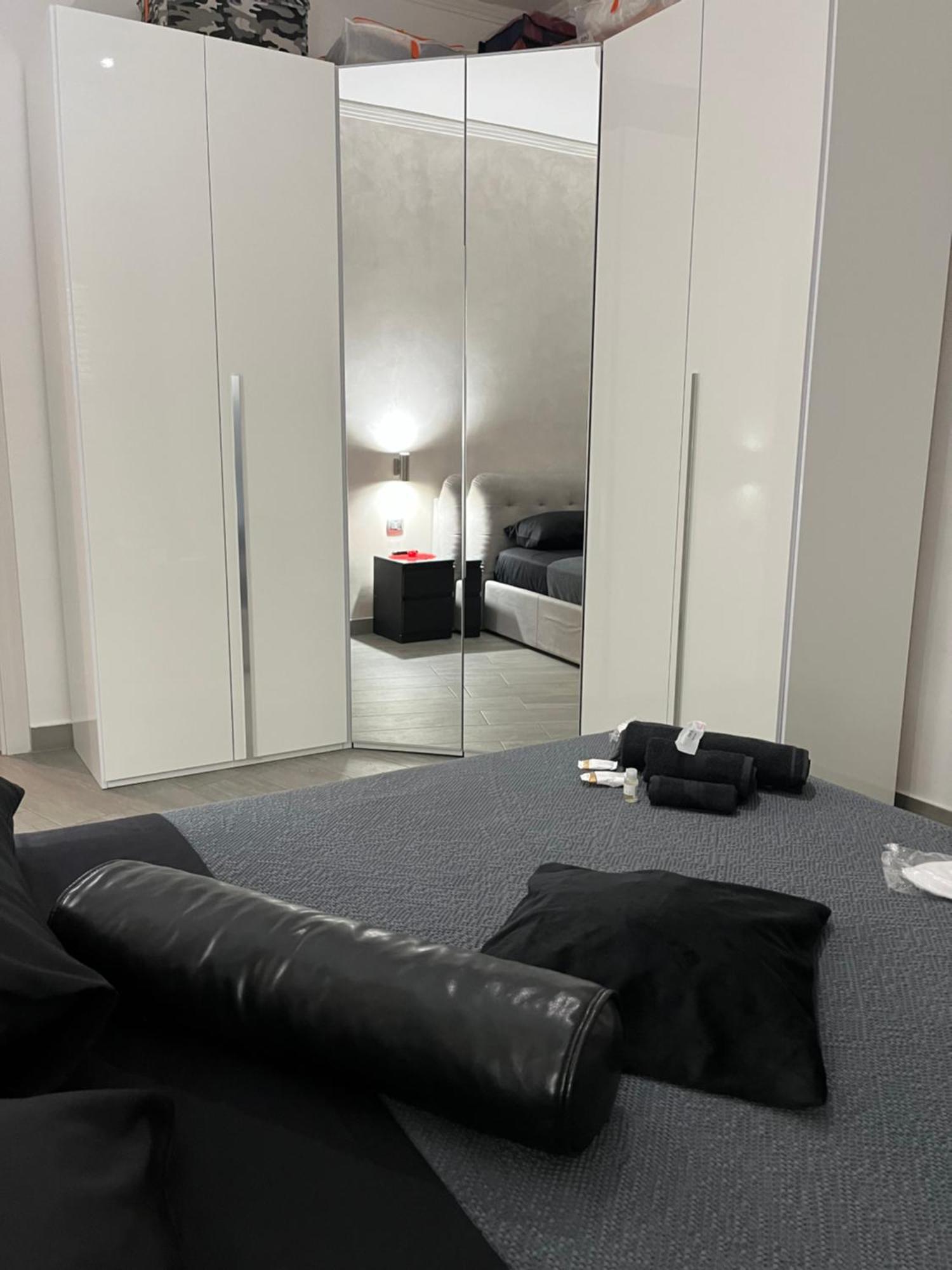 Holiday Home Un Posto Solare Napoli Bagian luar foto