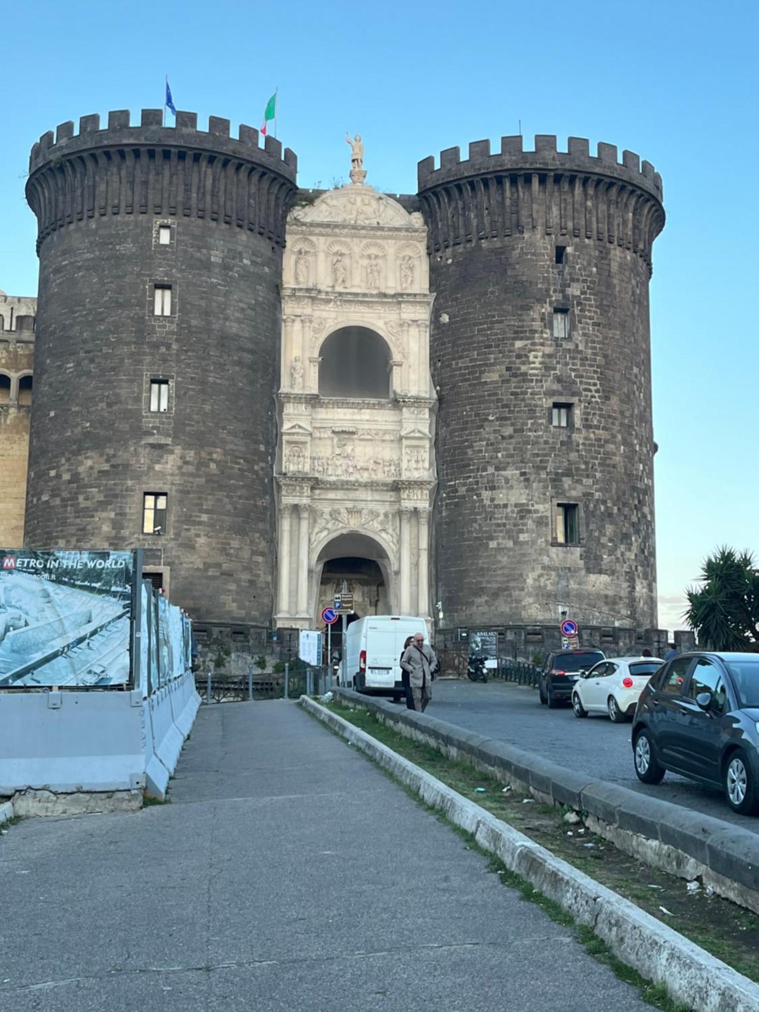 Holiday Home Un Posto Solare Napoli Bagian luar foto